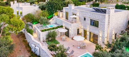 4-Bedroom Villa with Sea View & Jetted Tub (Maria & Konstantina)