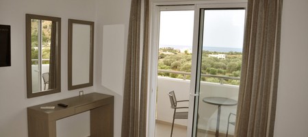 One Bedroom Apartment Side Sea View