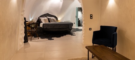 Elegant Suite Indoor Jetted Hot Tub
