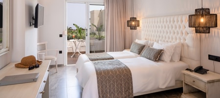 Deluxe Suite with Exterior Jacuzzi