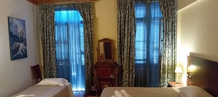 Deluxe Triple Room with balcony and twin beds