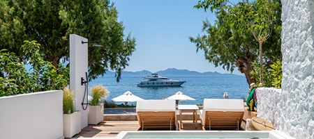 Beachfront Wellness Suite with Mini Pool
