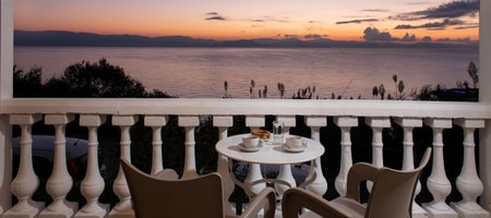 Twin Studio | Panoramic Sea & Sunrise View [30 m²]
