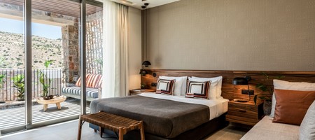 Core Open Plan Suite with outdoor Jacuzzi