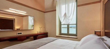 Deluxe Suite With Loft & Sea View