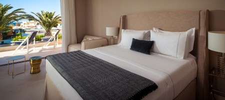Exclusive Palm Suite with Hot Tub