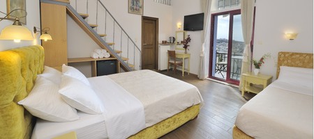 Acropolis Family Room