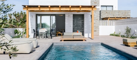 6 Bedroom Estate with 3 Private Pools
