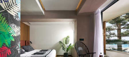 Deluxe Suite with Indoor Jacuzzi - Sea View
