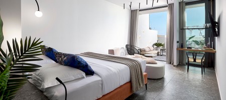 Deluxe Suite with Outdoor Jacuzzi - Sea View