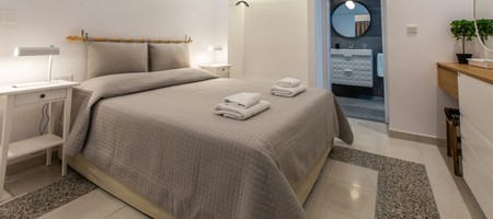 ROOM 01