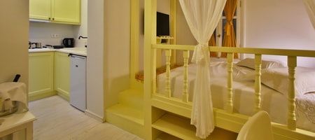 Chamomile (Junior Suite with Garden View)