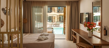 Swim-Up Suite