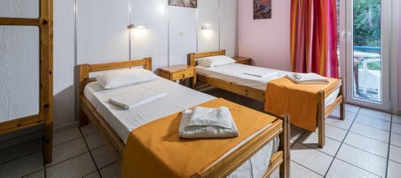 Studio (2-3 Adults)