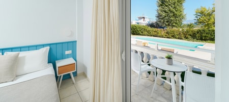 Junior Suite with pool view