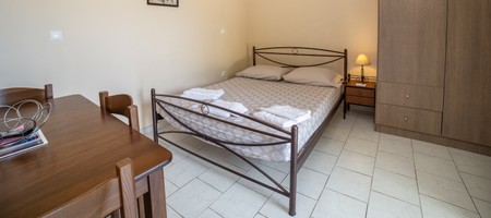 Studio Ι - 2 adults + 1child