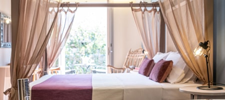 Deluxe room with Balcony and Hot Tub