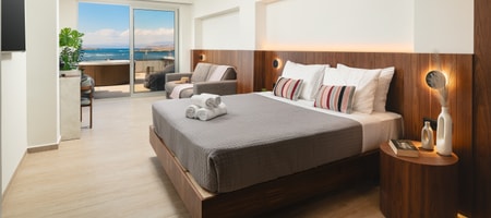 Sunlounge Seafront Suite with Outdoor Hot Tub