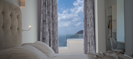 PREMIUM Family Sea View Suite with Sharing Pool
