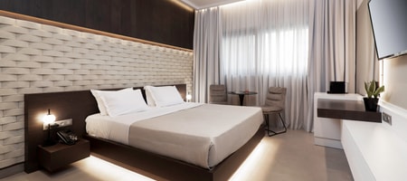 Deluxe Brown Accessible room