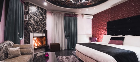 Suite with Fireplace and Jacuzzi
