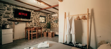 Ellafos Traditional Living 5