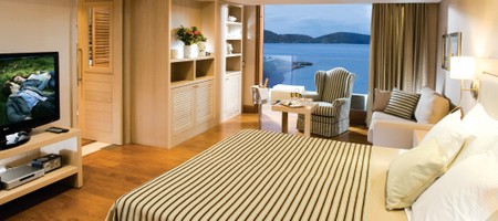 Deluxe Hotel Suites with Sea View