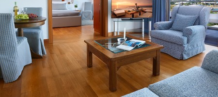 Deluxe Hotel / Bungalow Suite Sea View (one bedroom and sitting room separate)