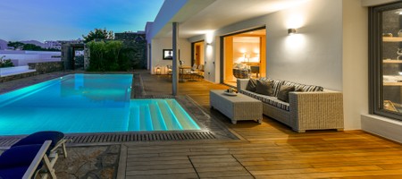 Grand Villa Waterfront with Private Heated Pool