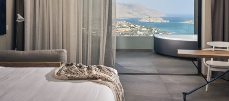 Sapphire Zen Suite with outdoor jacuzzi