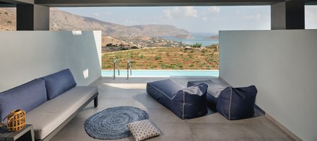 Sapphire Zen Suite with sharing pool