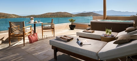 Signature Suite with Jacuzzi and Sea View