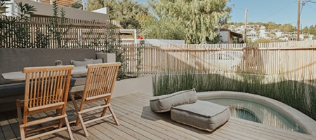 Two-Bedroom Αpartment with Outdoor Jetted Tub