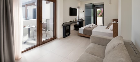 Junior Suite with Partial Sea View