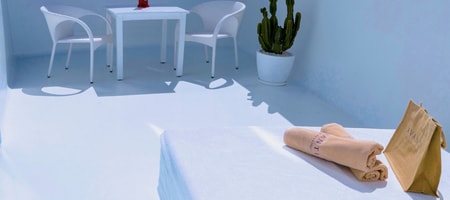 Lateral ocean view with terrace
