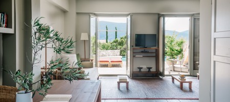 Maisonette [2 Levels /Sea View & Shared Pool]