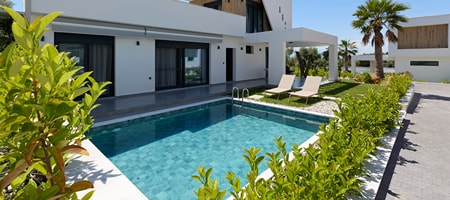 Three-Bedroom Villa with Private Pool and Rooftop