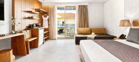 Triple Room Garden View with Jacuzzi