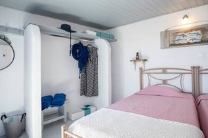 Twin Oven Apartment