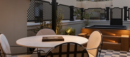 Violet Luxury Suite