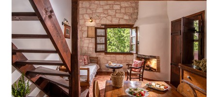 Split Level Attic Studio (1-3 Adults)| 45 m²