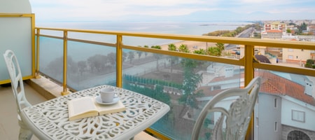 Deluxe Two - Bedroom Family Room Sea View