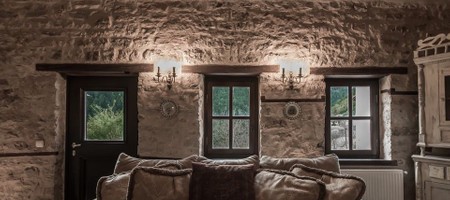Winter Mansion: 5-Bedroom Guesthouse (250sqm)