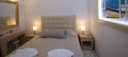 Apartment with Pool View in Firostefani