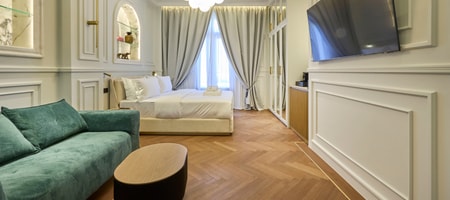 Queen Suite Balcony  201