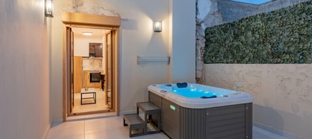 Maizonette with Outdoor Spa