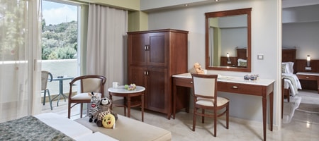 Superior Family Room with Garden View
