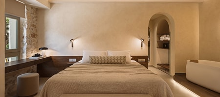 Deluxe Suite with Bathtub