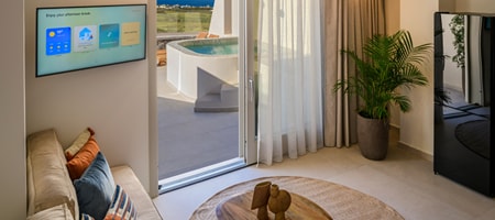 Elegant 2 Bedroom Suite with Hot Tub and Sea View