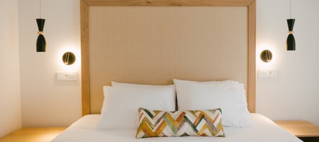 Spacious Double Room with High Ceiling